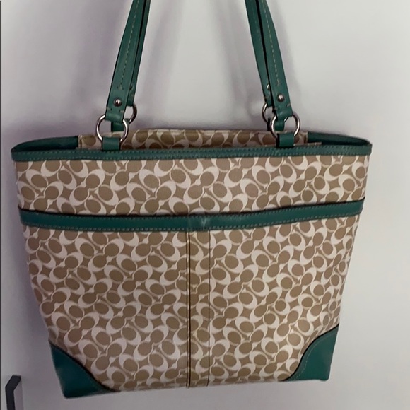 Coach medium Tote - Picture 3 of 6